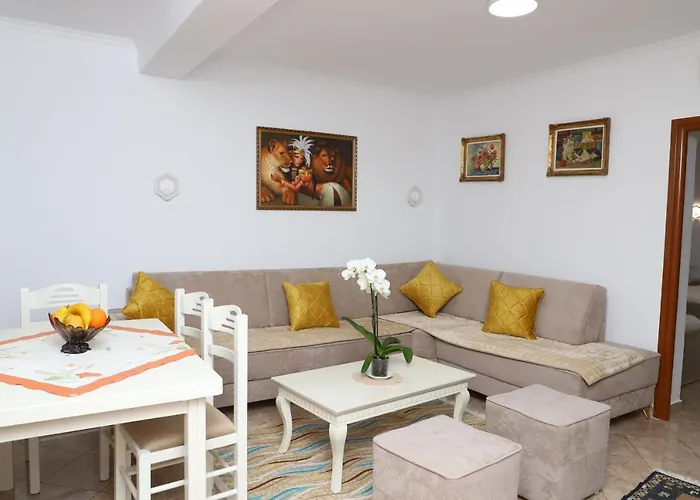 Downtown Apartment 2